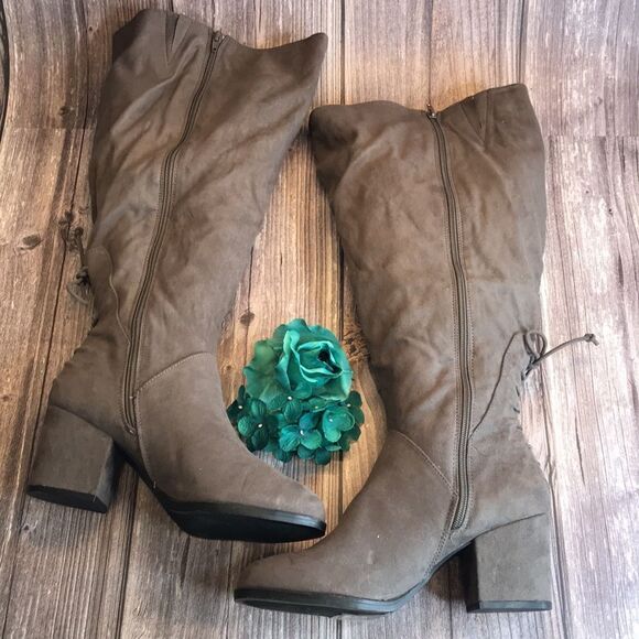 JOURNEE Leeda Grey Faux Suede Boots 7M - Picture 2 of 14